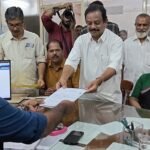 ടി.ഐ. മധുസൂദനന്‍ നാമനിര്‍ദ്ദേശ പത്രിക സമര്‍പ്പിച്ചു