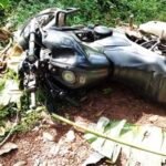 ഇരിട്ടി പാലപ്പുഴയിൽ കാട്ടാനകളുടെ വിളയാട്ടം; വനംവകുപ്പ് വാച്ചർക്ക് തലനാരിഴയ്ക്ക് രക്ഷ, ബൈക്കും കാർഷിക വിളകളും തകർത്തു
